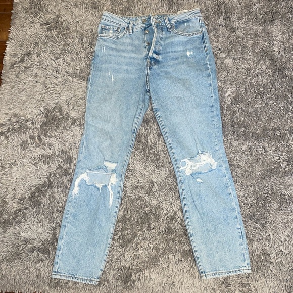 H&M High rise distressed jeans - Picture 3 of 9